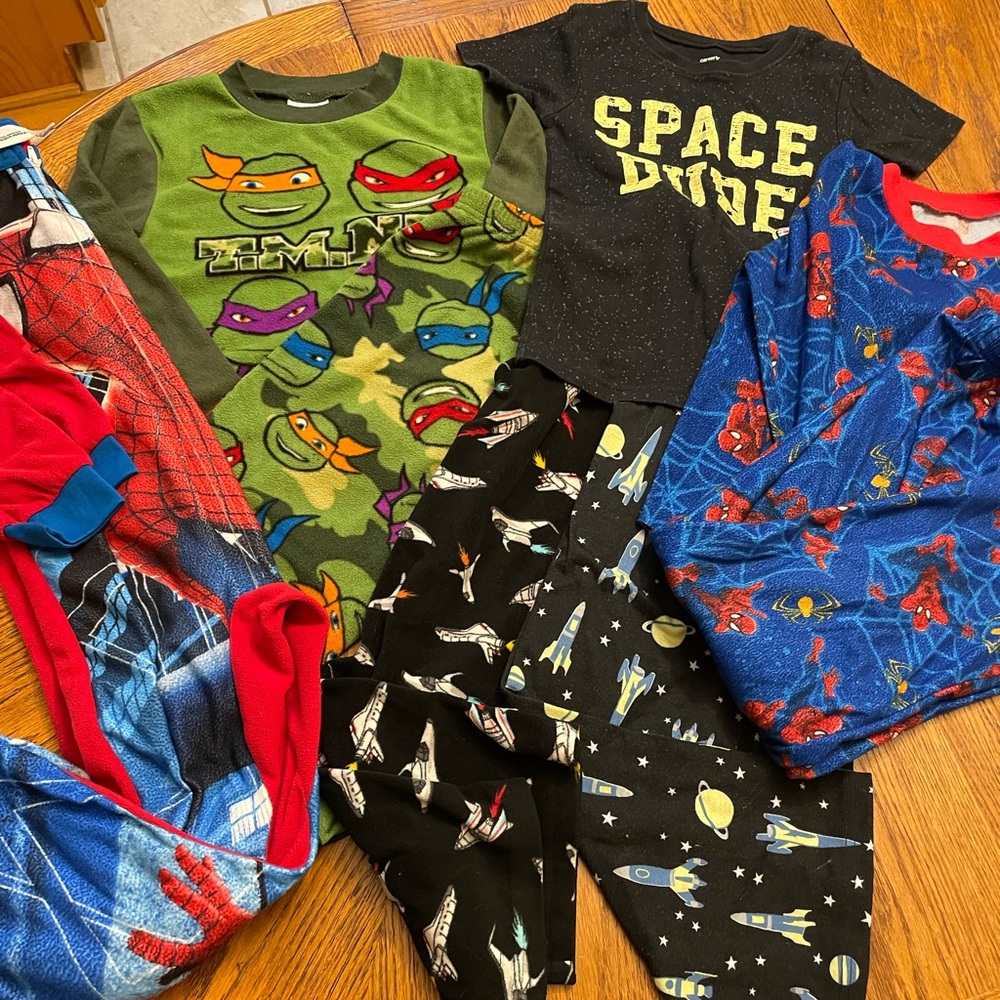 Bundle Boys size 8 Winter Pajamas